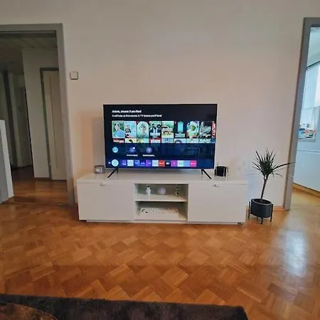 شقة Schoene 2,5 Mit Balkon Und Parkplatz غراتس