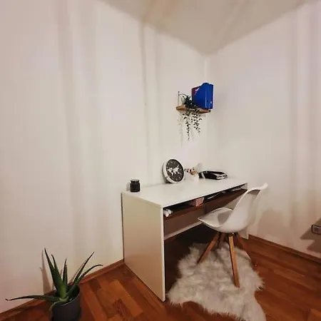 아파트 Schoene 2,5 Mit Balkon Und Parkplatz