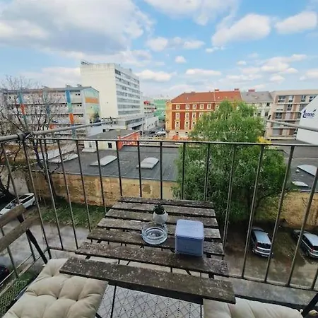 Schoene 2,5 Mit Balkon Und Parkplatz *